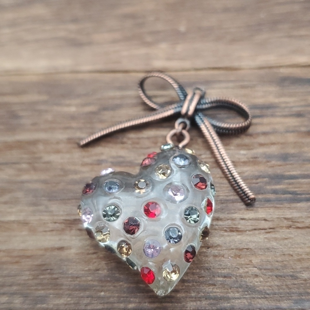Betsey Johnson crystal pallet heart necklace pendant
